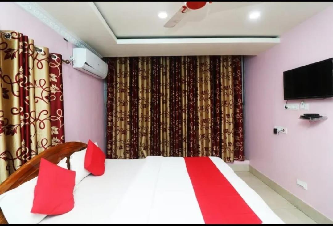 Hotel Ayush International Balasore Buitenkant foto